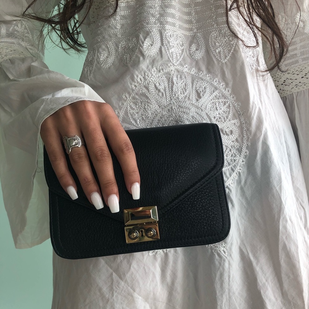 Henri Bendel Wristlet - Vintage